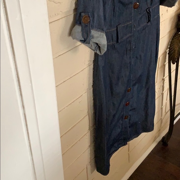 Dress - Picture 3 of 4